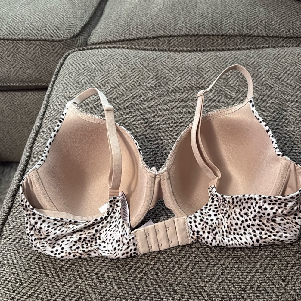 Victoria's Secret Beige and Black Bra - Picture 4 of 4